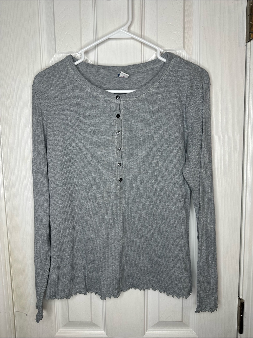 Old Navy Gray Ribbed Henley Scoop Neck Tee
